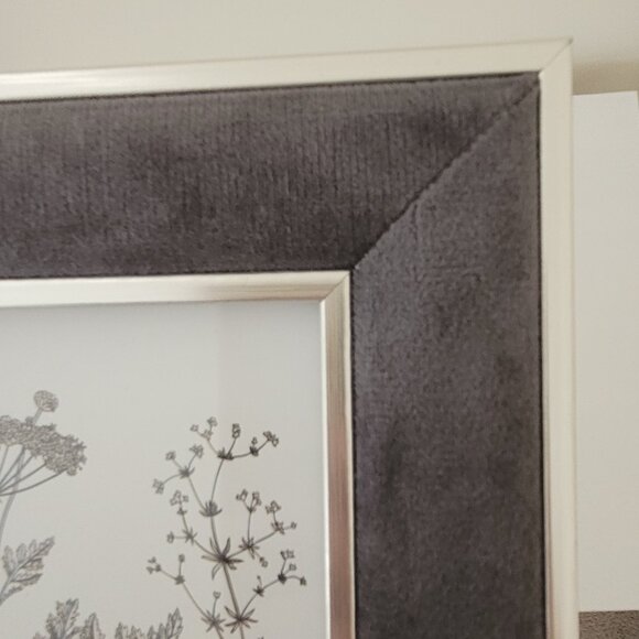 Isaac Jacobs Velvet Picture Frame with Metallic silver Double Border set of 2 - Picture 2 of 4